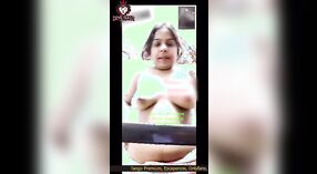 Akansha Bigo ' s Live Tango Show met Desi tiener charme 0 min 0 sec