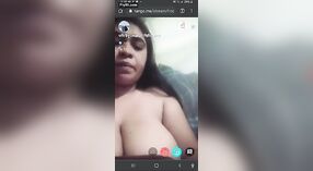 Desi bhabhi secretamente me pega fazendo o tango 5 minuto 20 SEC