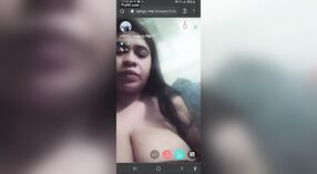 Desi bhabhi secretamente me pega fazendo o tango 7 minuto 00 SEC