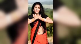Hot bhabi with a big belly button in shorts gets naughty on camera 2 min 00 sec