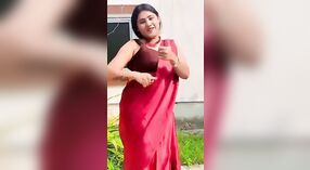 Hot bhabi with a big belly button in shorts gets naughty on camera 5 min 20 sec