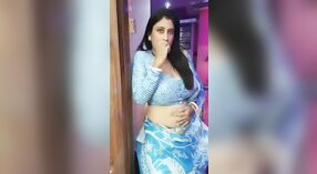 Hot bhabi with a big belly button in shorts gets naughty on camera 7 min 50 sec