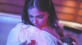 El sensual Video de Aabha Paul en la Aplicación 1 mín. 40 sec
