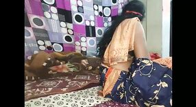 Volwassen bhabhi geeft zich over aan stomende seksuele ontmoeting 3 min 20 sec