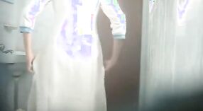 دش ساخن مع بنجابي بهابي في هذا الفيديو مشبع بالبخار 3 دقيقة 10 ثانية