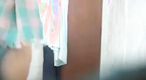 دش ساخن مع بنجابي بهابي في هذا الفيديو مشبع بالبخار 1 دقيقة 00 ثانية
