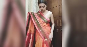 Beaut Pirang saka Bangladesh Ngudani lan Nemu Nakal 2 min 10 sec