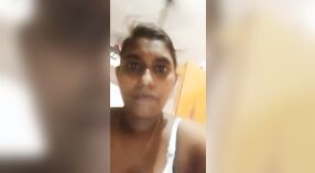 Tante Bhabha ' s Sensuele Mms Show 1 min 40 sec