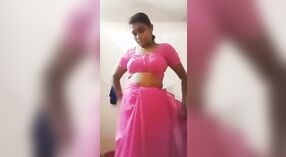 Tante Bhabha ' s Sensuele Mms Show 0 min 30 sec