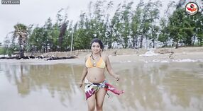 L'aventure en bikini de Jillik Roy sur la plage de Mandarmani 6 minute 10 sec