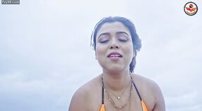 L'aventure en bikini de Jillik Roy sur la plage de Mandarmani 9 minute 40 sec