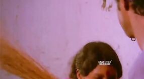 ವೀರ್ಯ ಹಾರಿಸುವುದು ಮತ್ತು ಹೊಟ್ಟೆ ಬಟನ್ ಆಡಲು ಒಂದು ಸುಂದರ ದೇಶದ hottie ಒಂದು ಲುಂಗಾ ಕುಪ್ಪಸ 0 ನಿಮಿಷ 0 ಸೆಕೆಂಡು