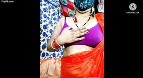 Seksi India Bhabhi flaunts dheweke nggumunke tokoh lan lingerie 3 min 10 sec