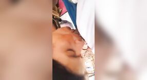 Video al aire libre de larga duración de un hombre maduro que se pone cachondo 3 mín. 40 sec