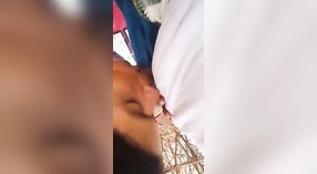 Full-length outdoor video van een volwassen man getting geil 8 min 20 sec