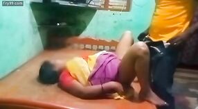 Pecorina sesso con un Tamil zia 3 min 50 sec