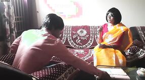 இந்திய பாபி மற்றும் வங்கி மேலாளர் இந்தி ஆடியோவில் நீராவி உடலுறவு கொண்டுள்ளனர் 1 நிமிடம் 30 நொடி