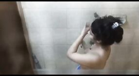 Le bain nu de Desi Gil's dans MMC: Une beauté naturelle 3 minute 40 sec