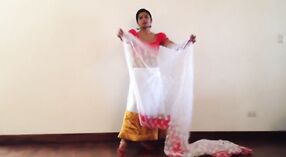 Sexy girl in a sari flaunts her belly button 1 min 20 sec