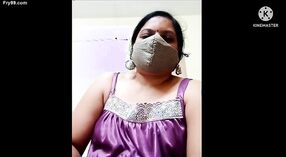 Bibi Marathi Divya memamerkan tubuh telanjangnya di webcam 3 min 00 sec