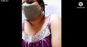 Tante Marathi Divya montre son corps nu sur webcam 3 minute 20 sec