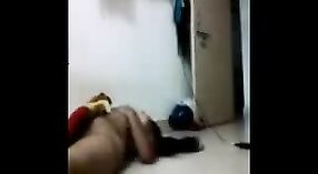 Speelgoed gevuld naakt seks met Mangala Bhabhi 1 min 20 sec
