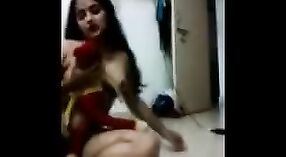 Speelgoed gevuld naakt seks met Mangala Bhabhi 1 min 40 sec