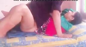 Panjabi bhabhi obtient son remplissage de sperme dans un costume 2 minute 00 sec