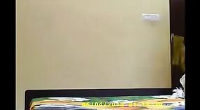 ಪ್ರೌಢ bhabhi ಸ್ಟ್ರಿಪ್ಸ್ ಮೇಲೆ ಹಿಡನ್ ಕ್ಯಾಮೆರಾ ನಿಮ್ಮ ಸಂತೋಷ 1 ನಿಮಿಷ 40 ಸೆಕೆಂಡು