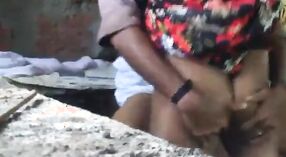 মালিয়ালি ভাবি হার্ড ভিডিওতে শ্রমিক দ্বারা মোটামুটি চোদা পান 2 মিন 40 সেকেন্ড