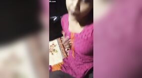 El apretado coño de Desi girl se toca con los dedos y se masturba en el pueblo 0 mín. 0 sec