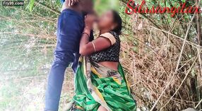 Desi bhabhi se déchaîne dans la jungle avec son corps chaud 1 minute 40 sec