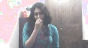 Nackte Masturbation eines bengalischen Mädchens im Analvideo 2 min 20 s