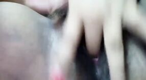 Nóng babe masturbates với cô ấy ngón tay trong nóng video 1 tối thiểu 20 sn