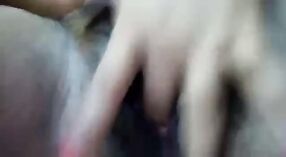 હોટ બેબ હોટ વિડિઓમાં તેની આંગળીઓ સાથે હસ્તમૈથુન કરે છે 2 મીન 50 સેકન્ડ