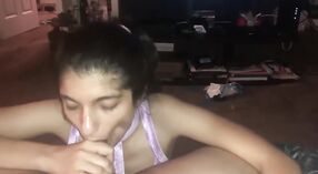 Die pakistanische Frau Salma zeigt ihren sexy Körper beim Blasen 3 min 00 s