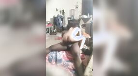Sexy Desi adolescente consigue su coño machacado por una gran polla negra 1 mín. 20 sec