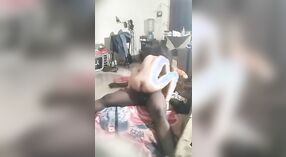 Sexy Desi tiener gets haar poesje pounded door een groot zwart lul 0 min 40 sec