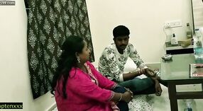 ಭಾರತೀಯ ಮಿಲ್ಫ್ ಕಾಮ್ವಾಲಿ ಬಾಬಿ ತನ್ನ ಯುವ ಮ್ಯಾನೇಜರ್ ತುಂಟತನದ ಪಡೆಯುತ್ತದೆ 1 ನಿಮಿಷ 50 ಸೆಕೆಂಡು