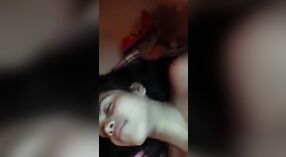 Üniversiteli kız ve erkek arkadaşı yurt odasında ateşli seks yapıyor 2 dakika 20 saniyelik