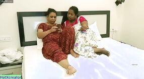 Домохозяйка Дези Бенгальская и ее сестра занимаются страстным сексом втроем! Присоединяйтесь к нам в поездке 0 минута 0 сек