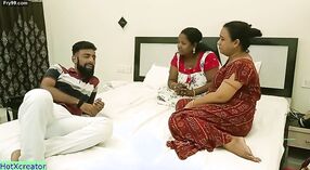 Домохозяйка Дези Бенгальская и ее сестра занимаются страстным сексом втроем! Присоединяйтесь к нам в поездке 3 минута 20 сек