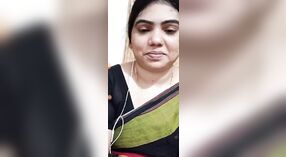 Getrouwd Bhabi ' s Sensuele optredens voor de Camera 7 min 00 sec