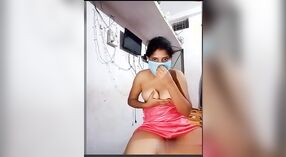 Smita Bhabi ' s Stripchat Show: Haar Grote borsten en Kutje 3 min 40 sec