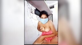 Smita Bhabi ' s Stripchat Show: Haar Grote borsten en Kutje 0 min 40 sec