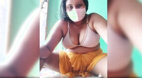 Live show với bộ ngực lớn của bhabi và cơ thể nóng bỏng 3 tối thiểu 00 sn