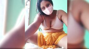 Show ao vivo com bhabi Peitos grandes e corpo quente 3 minuto 40 SEC