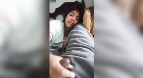 Eski kız arkadaşı bu buharlı videoda akıllara durgunluk veren bir oral seks verir 0 dakika 30 saniyelik
