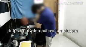 Seks India yang Intens dengan Madhavi 0 min 0 sec