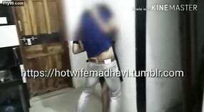 Seks India yang Intens dengan Madhavi 3 min 00 sec